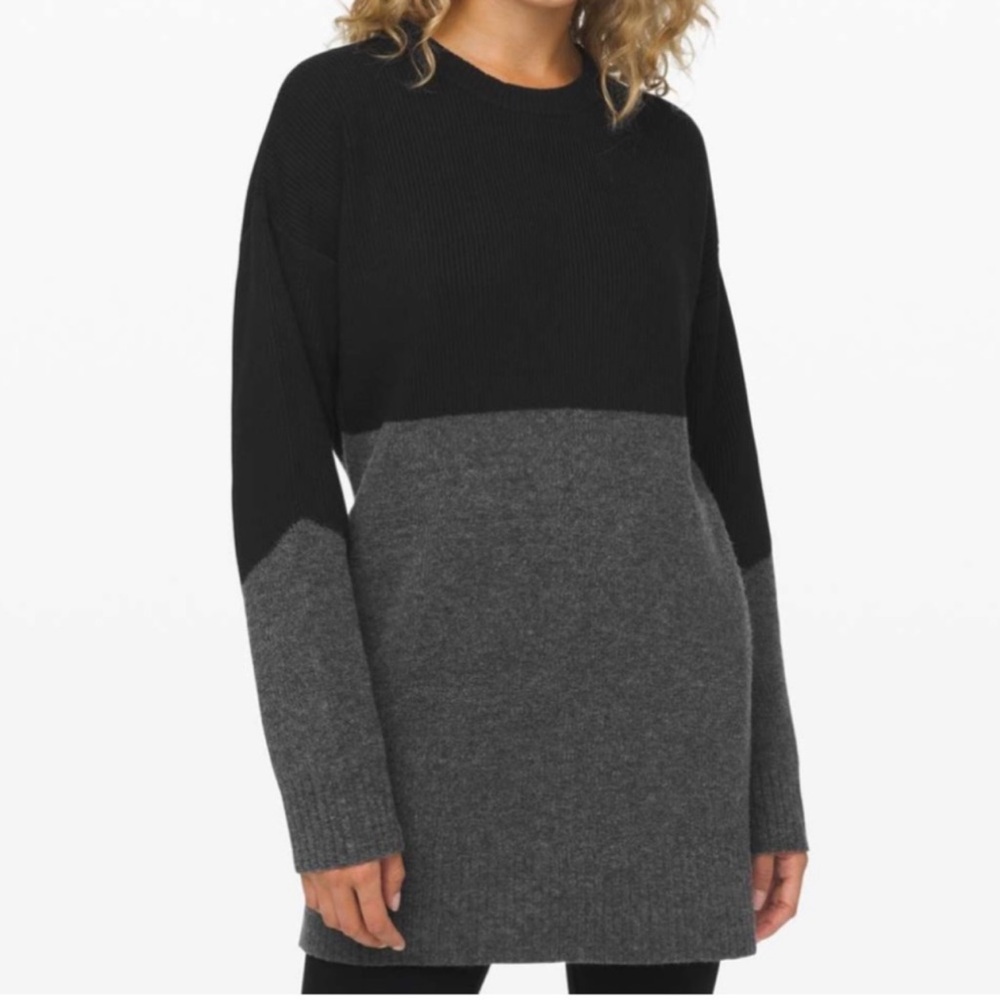lululemon athletica Black and Gray Crew Neck Sweater